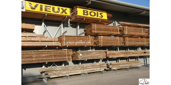 bouby-yves-piller-vieux-bois-planches-hache-2
